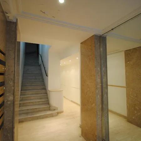 Rue Des Etats-unis Sam1436 Studio *